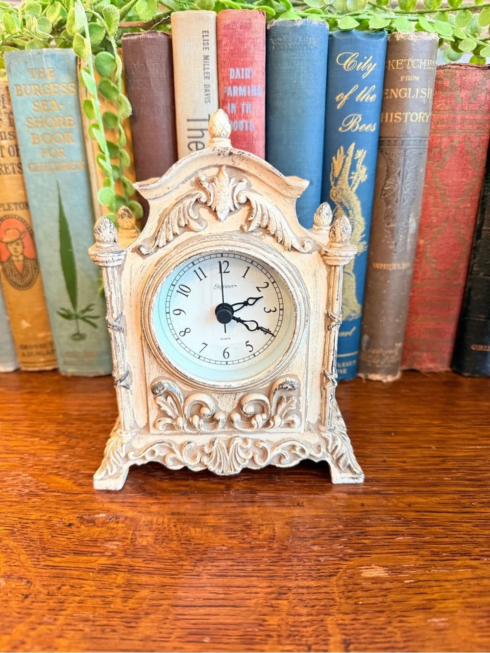 Vintage Ornate Cream Decorative Mantel Clock Works